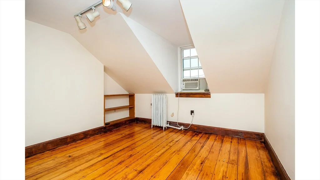 2 bed, 1 bath apartment for rent at 31 Myrtle St Unit 4, Beacon Hill — photo 8 of 14