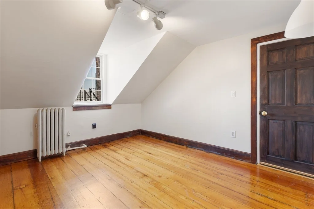 2 bed, 1 bath apartment for rent at 31 Myrtle St Unit 4, Beacon Hill — photo 24 of 32