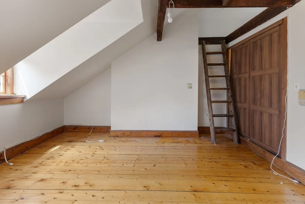 2 bed, 1 bath apartment for rent at 31 Myrtle St Unit 4, Beacon Hill — photo 16 of 32