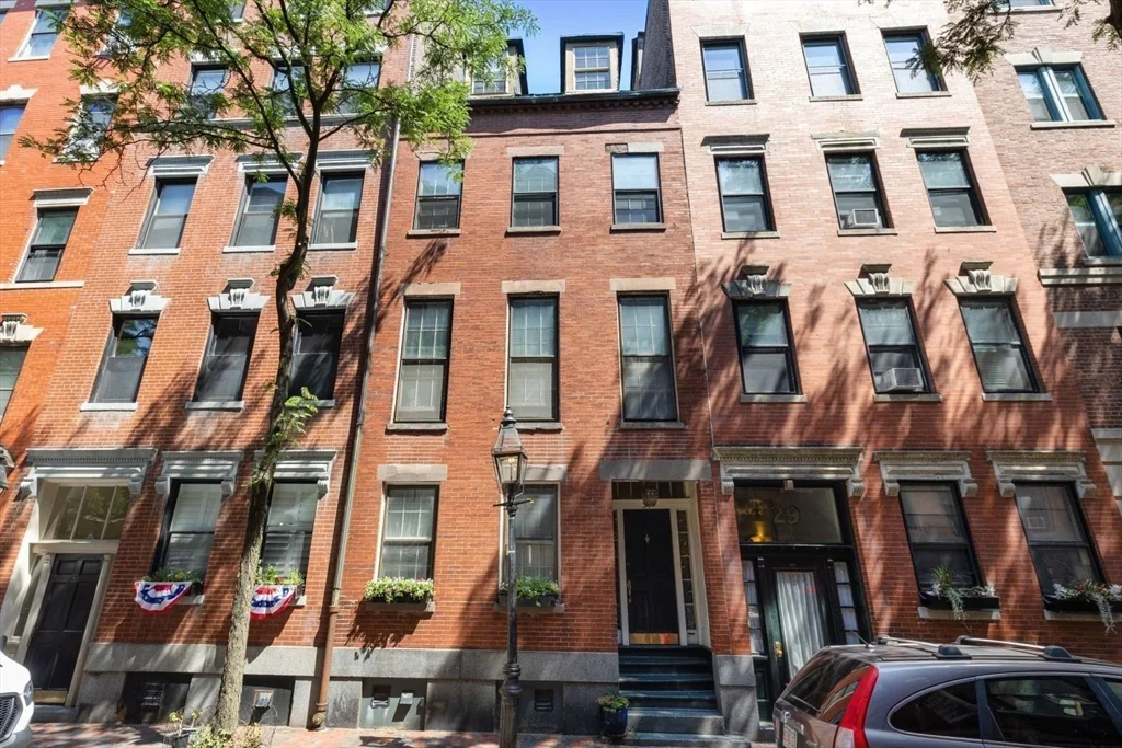 2 bed, 1 bath apartment for rent at 31 Myrtle St Unit 4, Beacon Hill — photo 27 of 32
