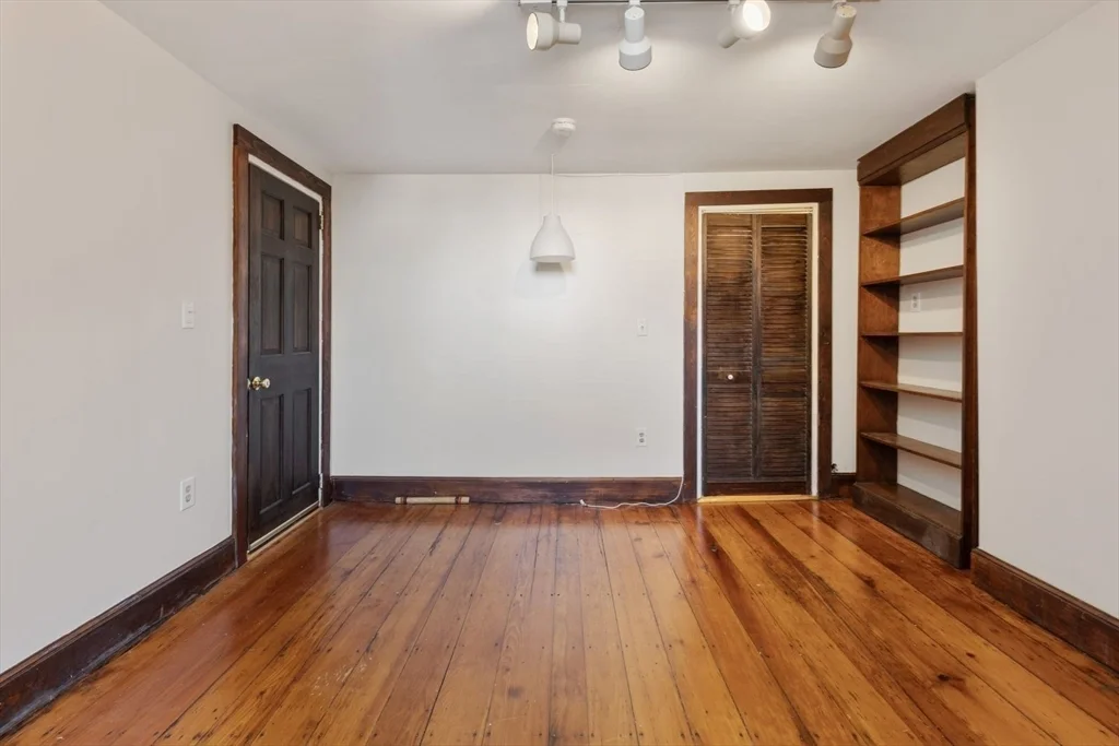 2 bed, 1 bath apartment for rent at 31 Myrtle St Unit 4, Beacon Hill — photo 25 of 32