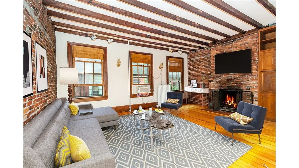 2 bed, 1 bath apartment for rent at 31 Myrtle St Unit 4, Beacon Hill — photo 1 of 14
