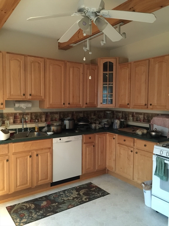 3 bed, 2 bath apartment for rent at 31 Nelson St Unit 2, North Grafton — photo 4 of 13