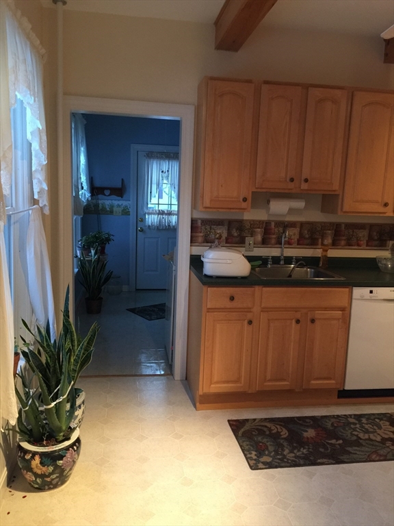 3 bed, 2 bath apartment for rent at 31 Nelson St Unit 2, North Grafton — photo 5 of 13