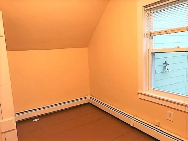 1 bed, 1 bath apartment for rent at 31 New St, Zip 01830 — photo 5 of 7