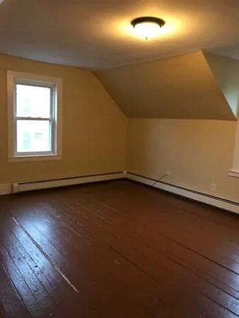 1 bed, 1 bath apartment for rent at 31 New St, Zip 01830 — photo 6 of 7