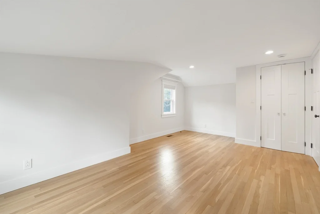 3 bed, 2 bath apartment for rent at 31 Oak St, Wellesley — photo 15 of 21