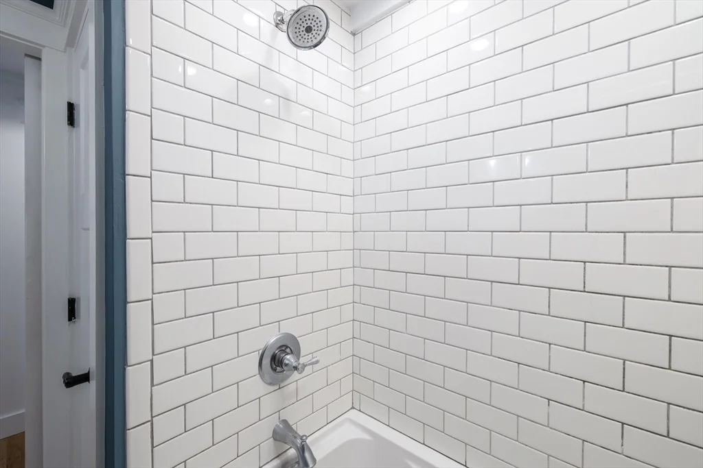 3 bed, 2 bath apartment for rent at 31 Oak St, Wellesley — photo 12 of 21