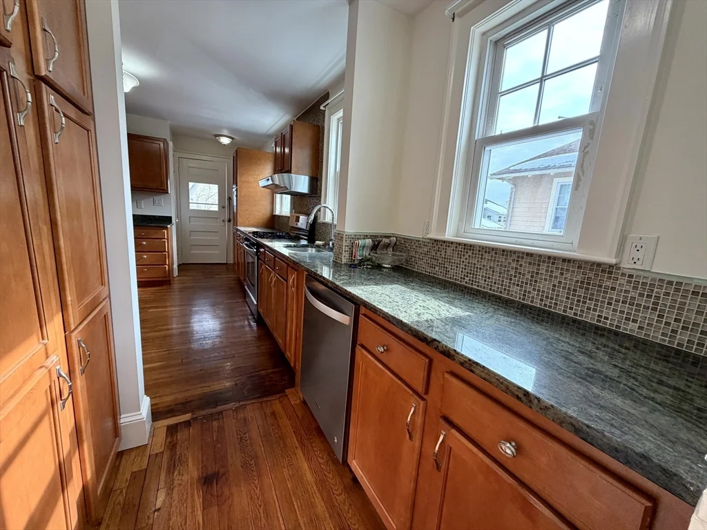 3 bed, 2 bath apartment for rent at 31 Oakley Rd Unit 1, Watertown — photo 16 of 37