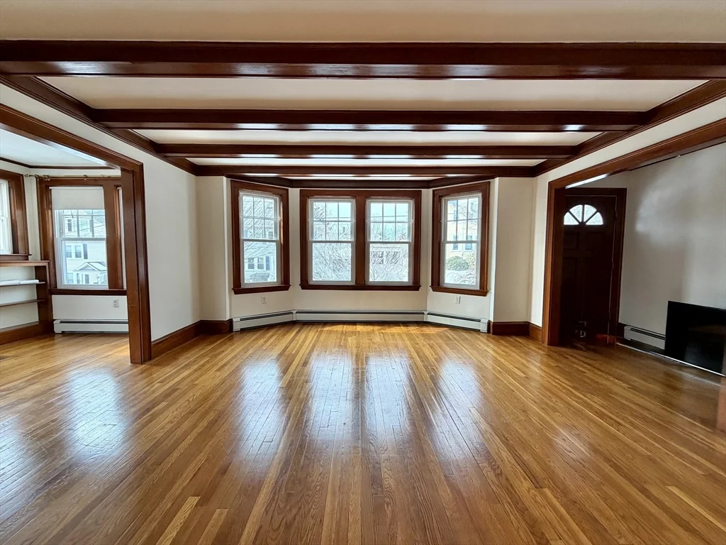 3 bed, 2 bath apartment for rent at 31 Oakley Rd Unit 1, Watertown — photo 4 of 37
