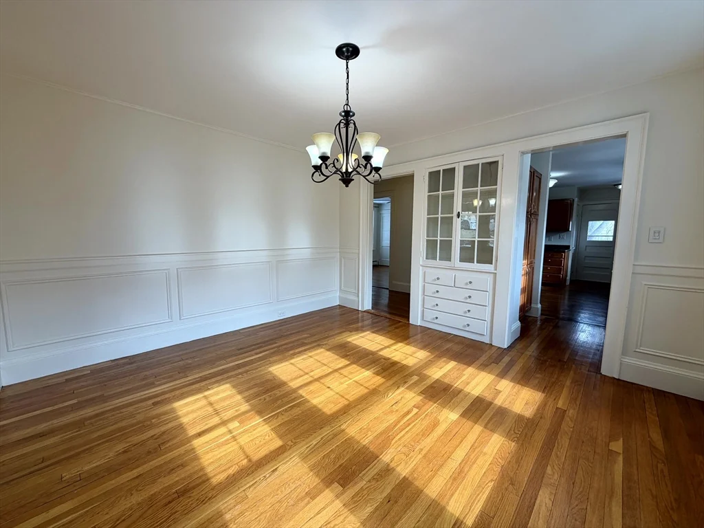 3 bed, 2 bath apartment for rent at 31 Oakley Rd Unit 1, Watertown — photo 13 of 37