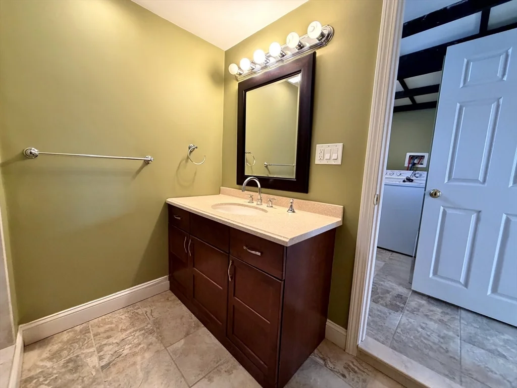 3 bed, 2 bath apartment for rent at 31 Oakley Rd Unit 1, Watertown — photo 32 of 37