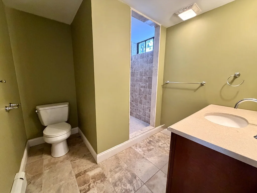 3 bed, 2 bath apartment for rent at 31 Oakley Rd Unit 1, Watertown — photo 31 of 37