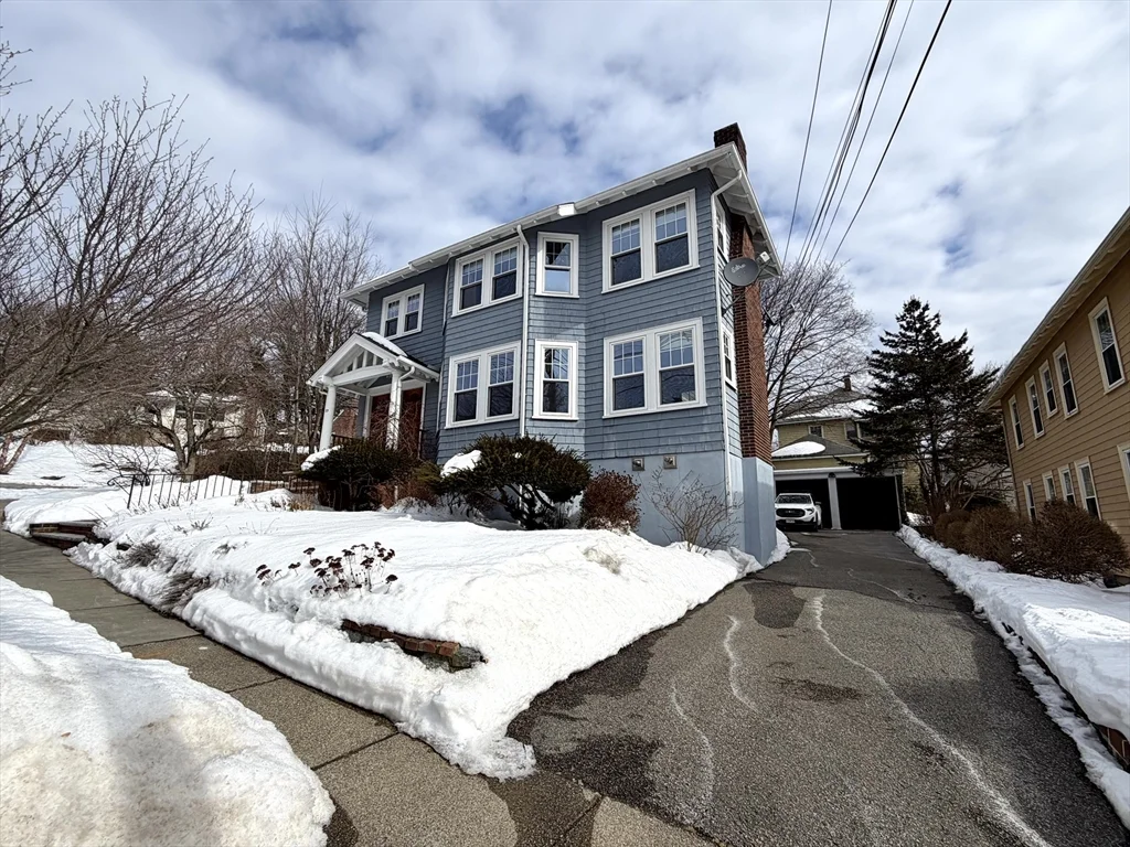 3 bed, 2 bath apartment for rent at 31 Oakley Rd Unit 1, Watertown — photo 2 of 37