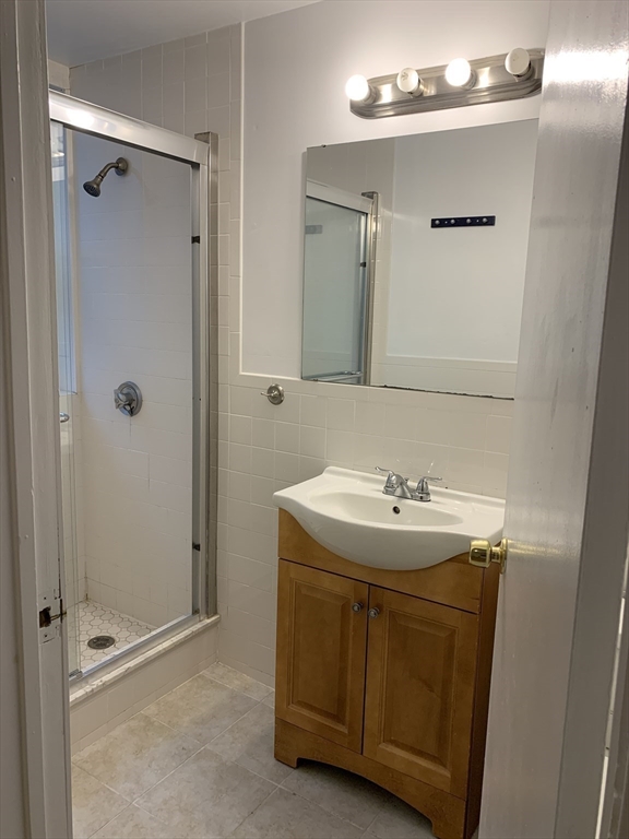 1 bed, 1 bath apartment for rent at 31 Orkney Rd Unit 2, Brighton — photo 2 of 8