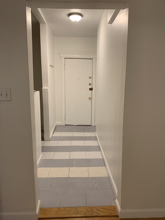 1 bed, 1 bath apartment for rent at 31 Orkney Rd Unit 2, Brighton — photo 3 of 8