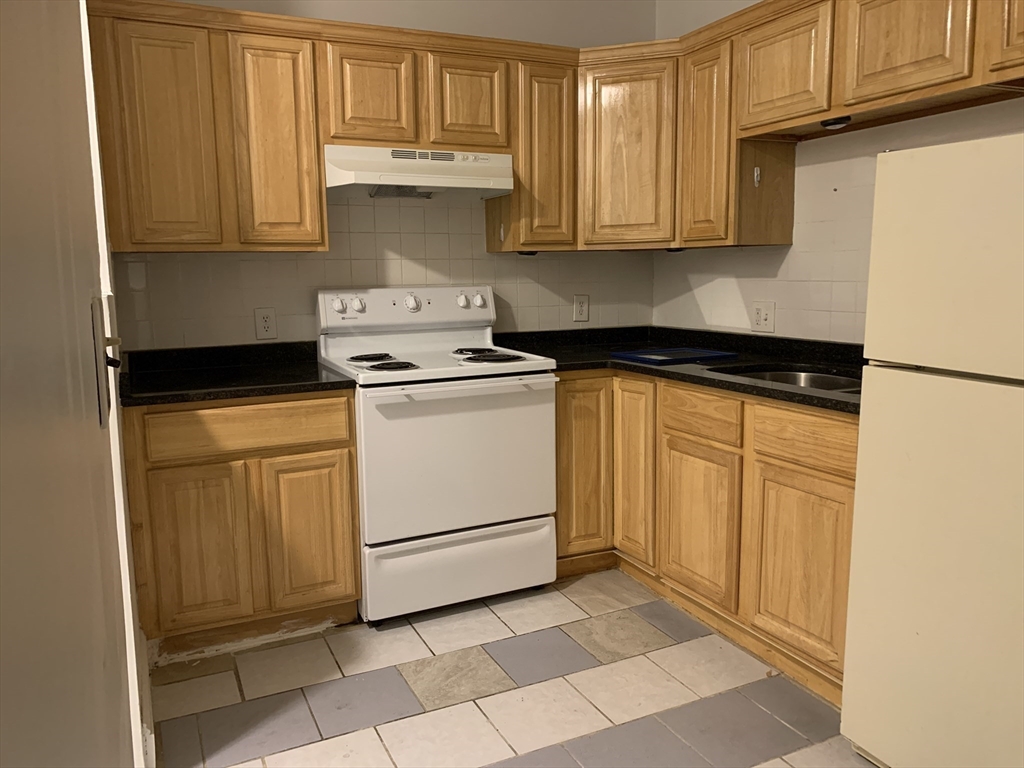 1 bed, 1 bath apartment for rent at 31 Orkney Rd Unit 2, Brighton — photo 1 of 8