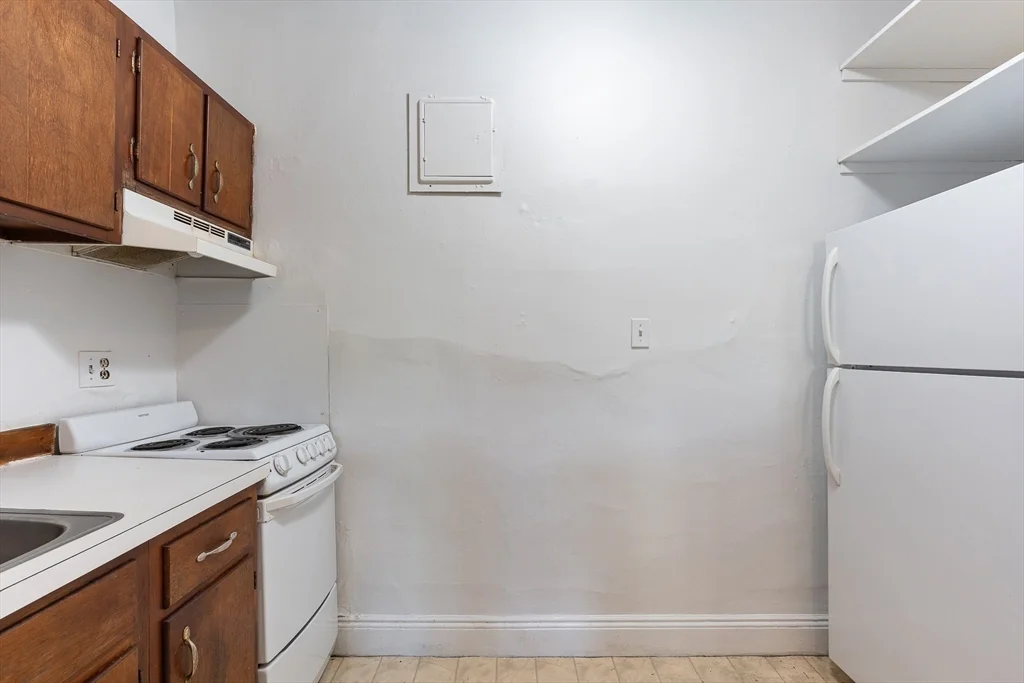 1 bed, 1 bath apartment for rent at 31 Orkney Rd Unit 23, Brighton — photo 4 of 19