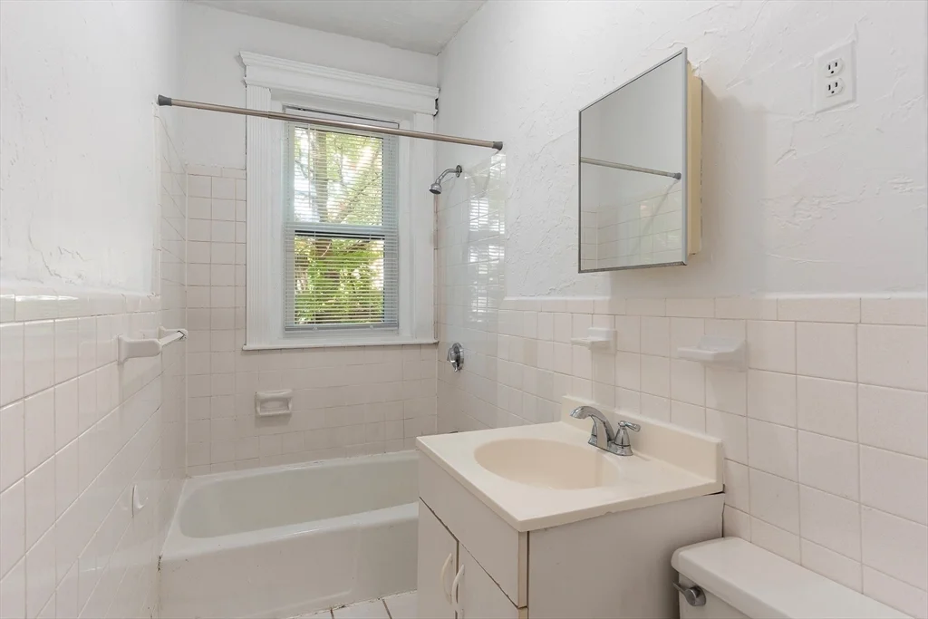 1 bed, 1 bath apartment for rent at 31 Orkney Rd Unit 23, Brighton — photo 9 of 19