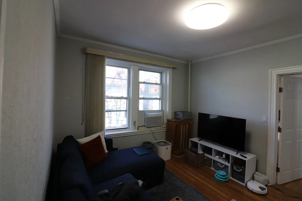 1 bed, 1 bath apartment for rent at 31 Orkney Rd Unit 33, Brighton — photo 2 of 10
