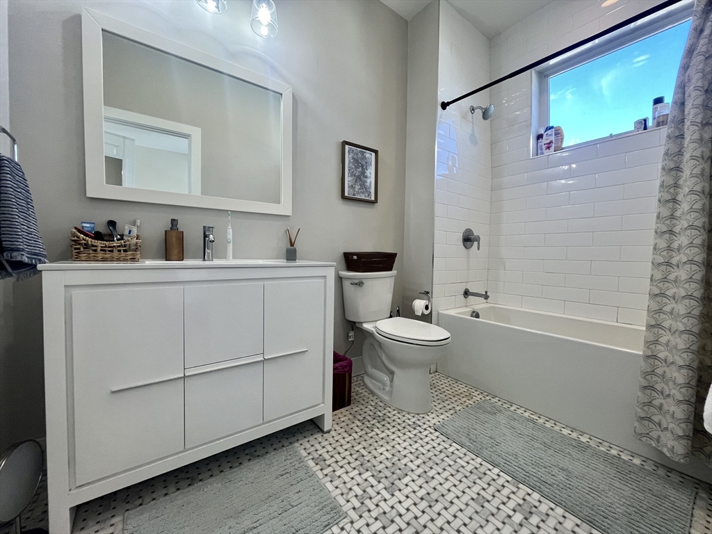 1 bed, 1 bath apartment for rent at 31 Orleans St Unit 401, East Boston — photo 7 of 8