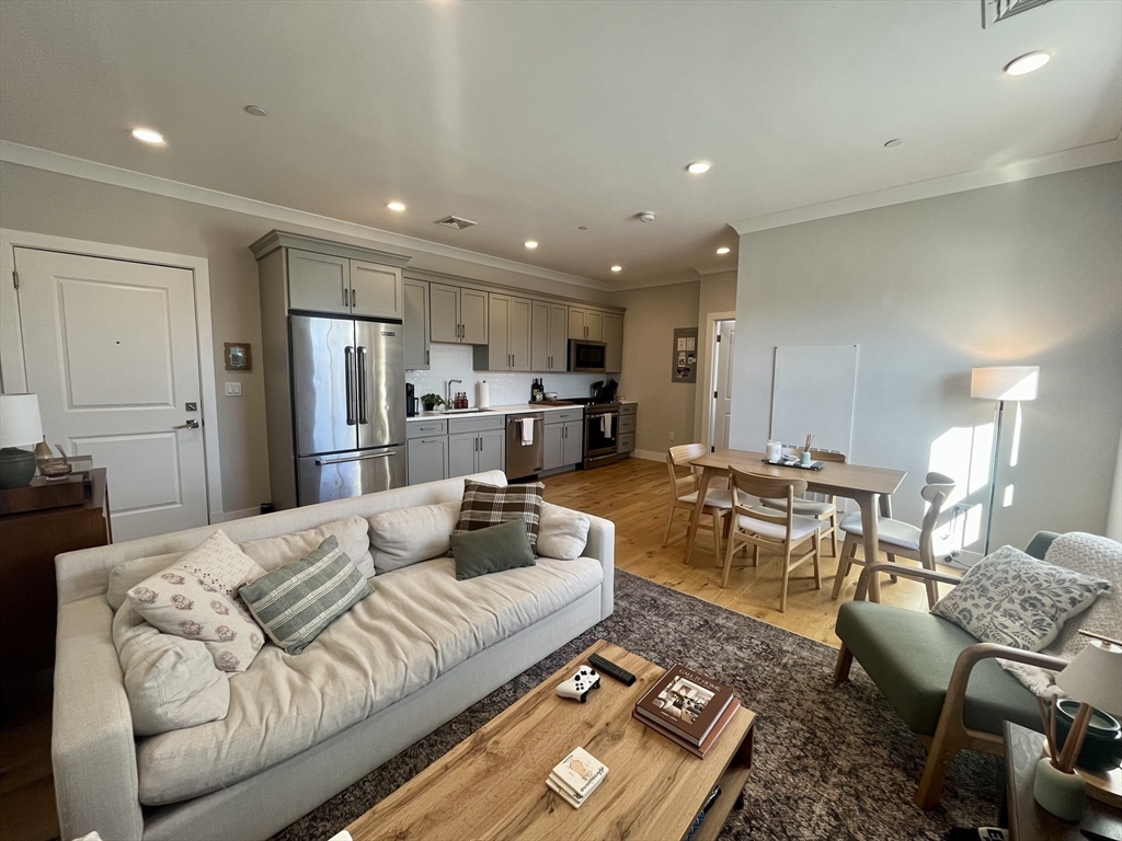 1 bed, 1 bath apartment for rent at 31 Orleans St Unit 401, East Boston