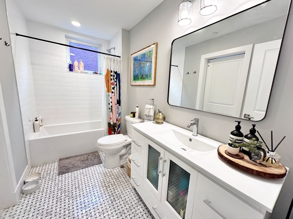 3 bed, 3 bath apartment for rent at 31 Orleans St Unit T4, East Boston — photo 8 of 30