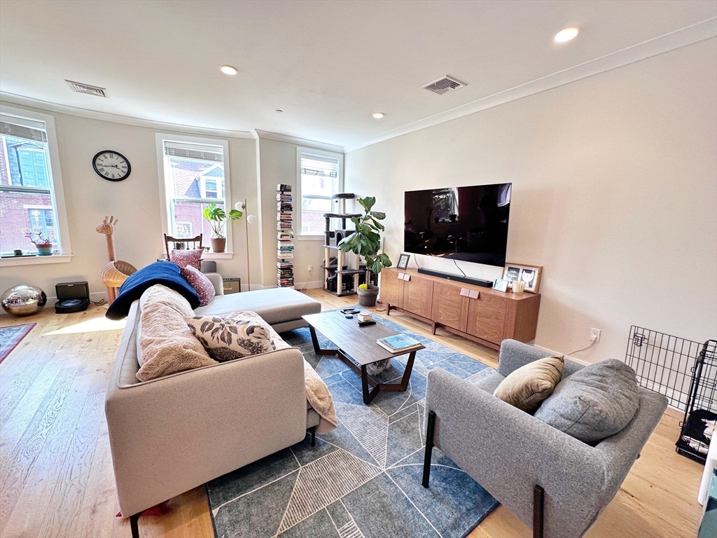 3 bed, 3 bath apartment for rent at 31 Orleans St Unit T4, East Boston