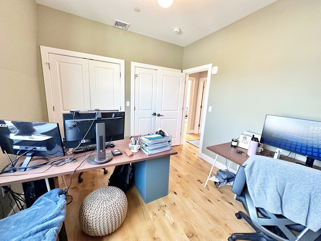 3 bed, 3 bath apartment for rent at 31 Orleans St Unit T4, East Boston — photo 17 of 30