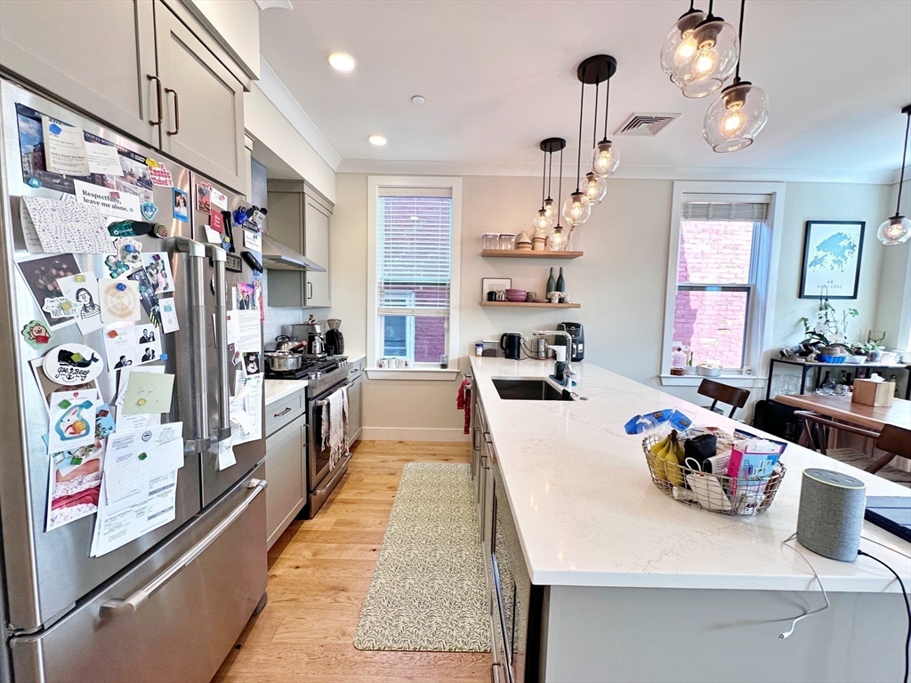 3 bed, 3 bath apartment for rent at 31 Orleans St Unit T4, East Boston — photo 4 of 30