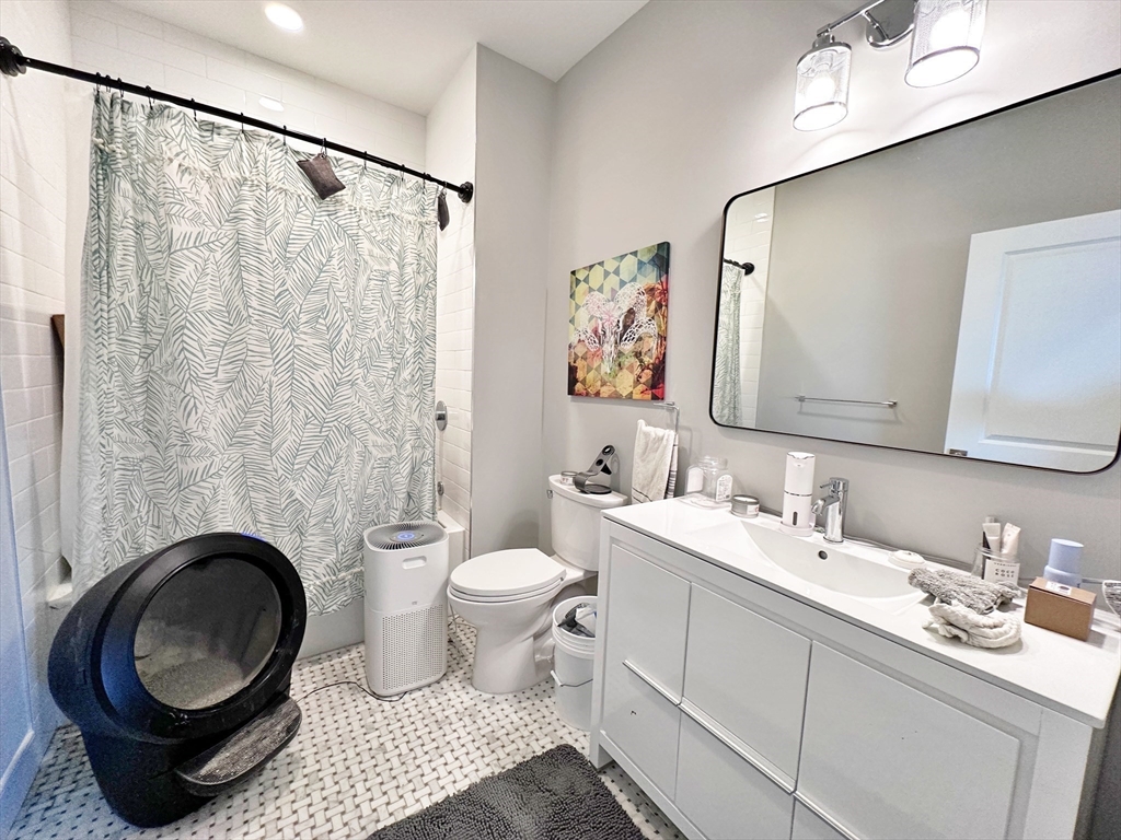 3 bed, 3 bath apartment for rent at 31 Orleans St Unit T4, East Boston — photo 18 of 30