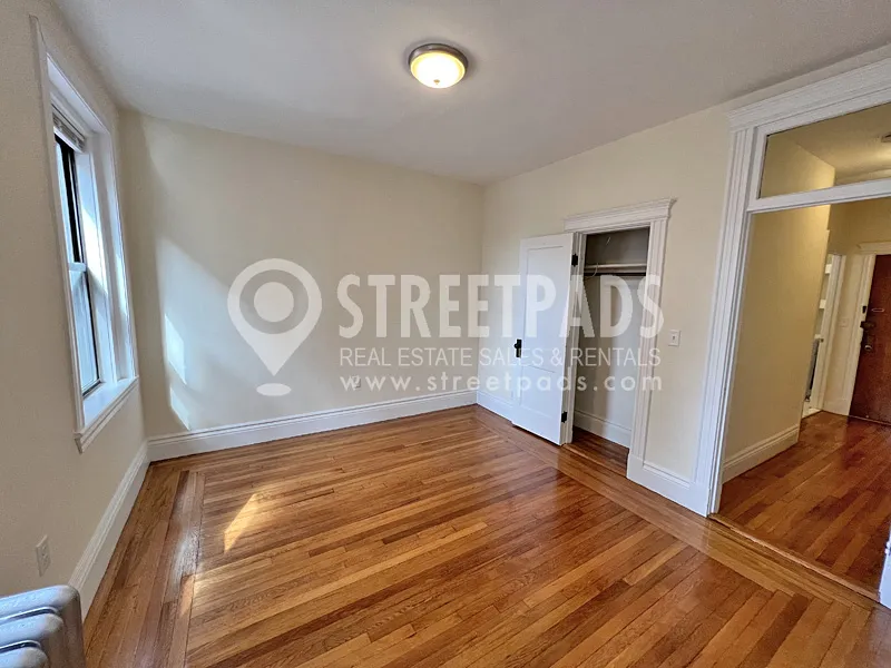 Studio bed, 1 bath apartment for rent at 31 Park Dr Unit 12, Fenway — photo 15 of 24