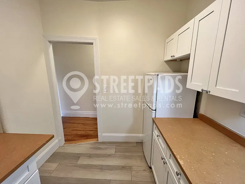 Studio bed, 1 bath apartment for rent at 31 Park Dr Unit 12, Fenway — photo 5 of 24