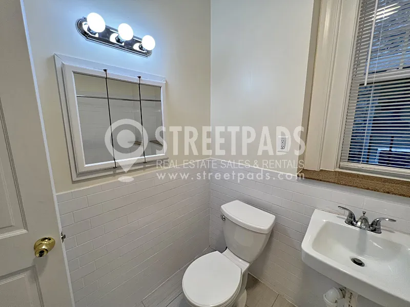 Studio bed, 1 bath apartment for rent at 31 Park Dr Unit 12, Fenway — photo 7 of 24