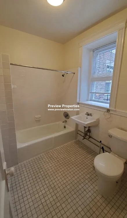 1 bed, 1 bath apartment for rent at 31 Park Dr Unit 12AP, Fenway — photo 4 of 8