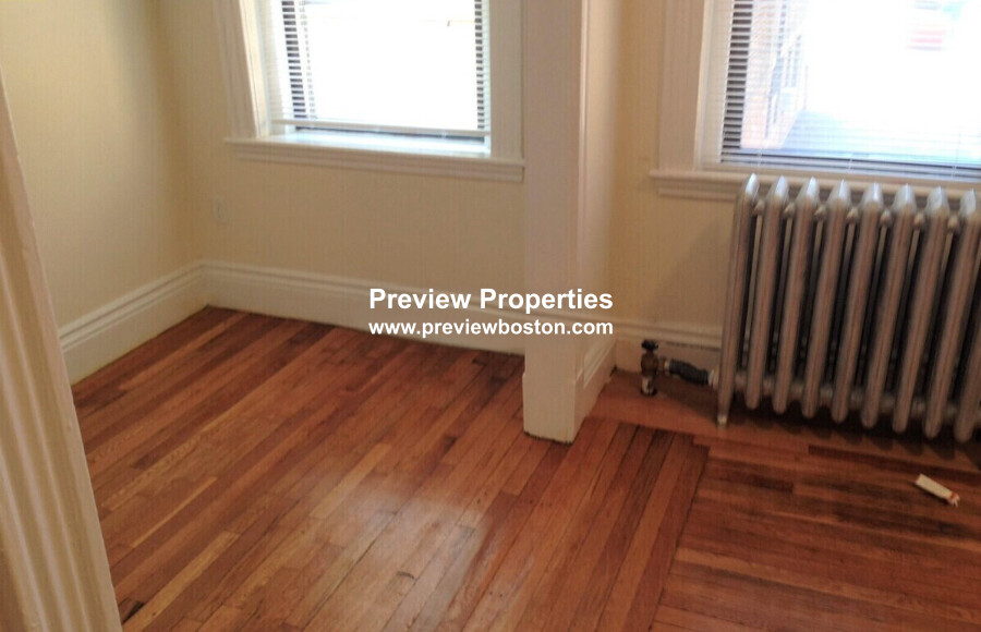 Studio bed, 1 bath apartment for rent at 31 Park Dr Unit 21P, Fenway — photo 1 of 8