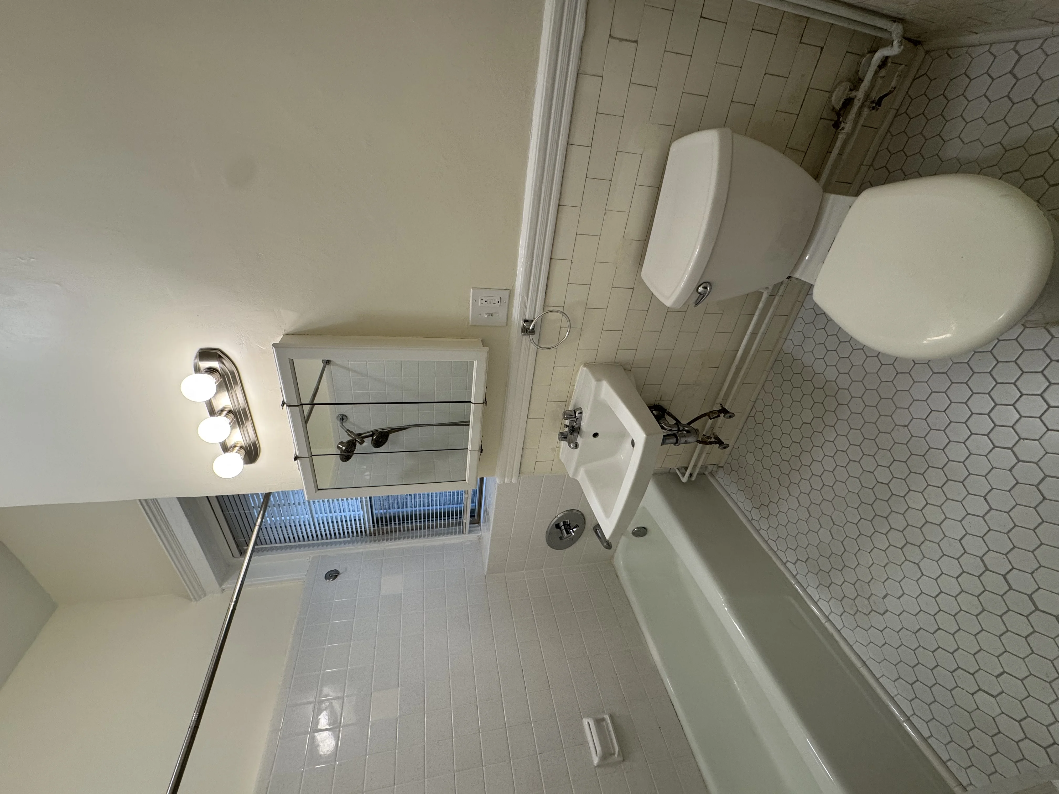 1 bed, 1 bath apartment for rent at 31 Park Dr Unit 3, Fenway — photo 4 of 11