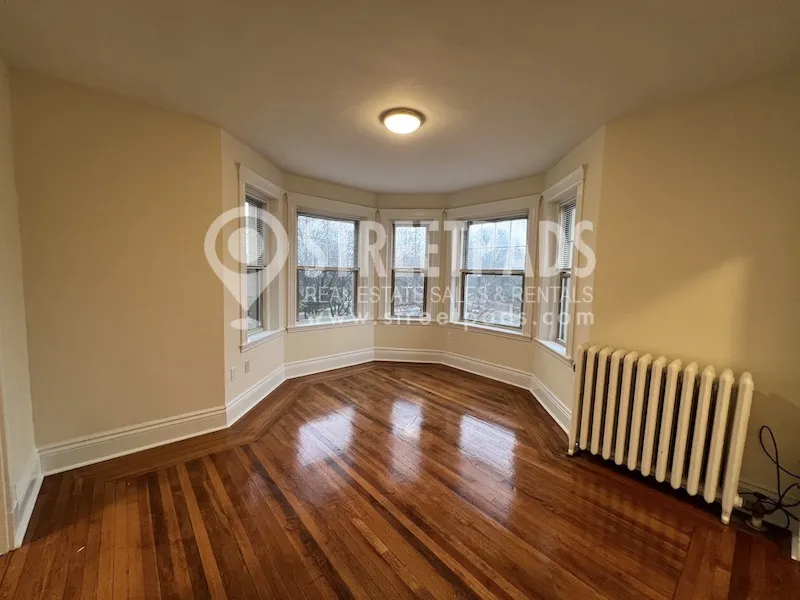 Studio bed, 1 bath apartment for rent at 31 Park Dr Unit 5, Fenway — photo 4 of 15