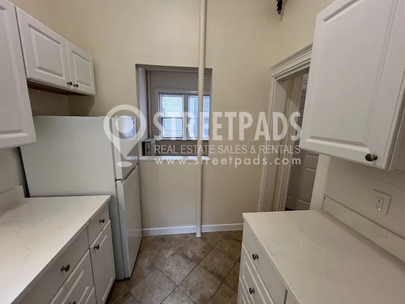 1 bed, 1 bath apartment for rent at 31 Park Dr Unit Unit3, Fenway — photo 5 of 17