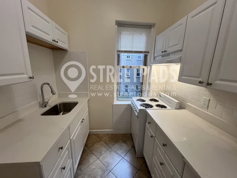 1 bed, 1 bath apartment for rent at 31 Park Dr Unit Unit3, Fenway — photo 4 of 17