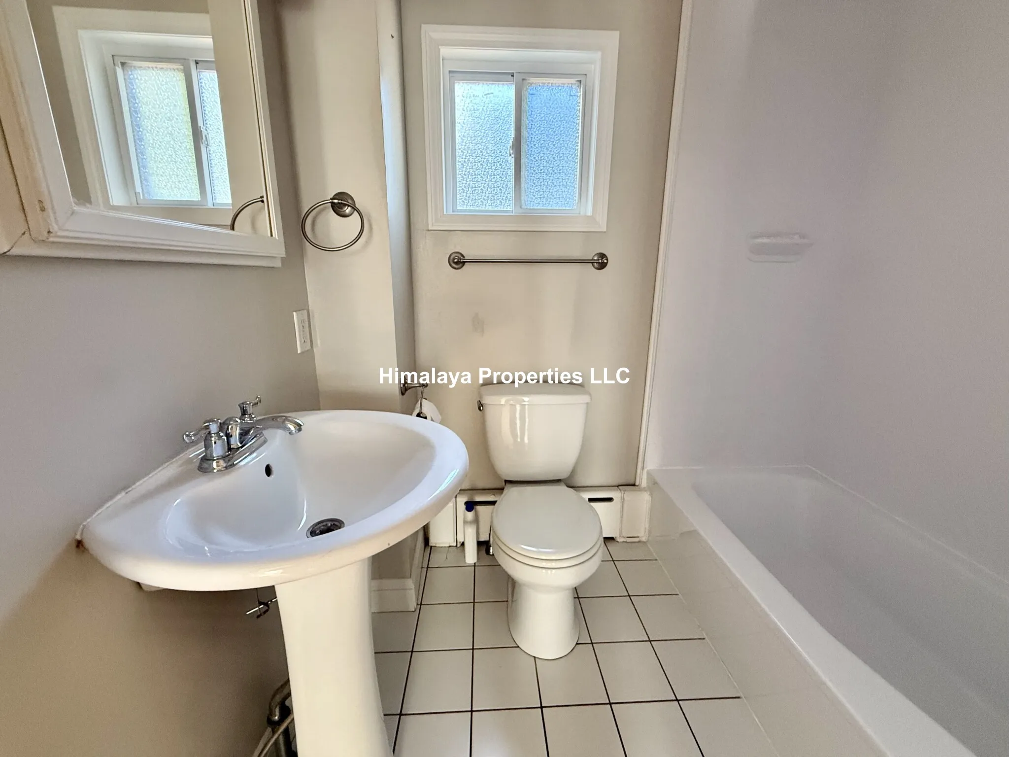 3 bed, 1 bath apartment for rent at 31 Park St Unit 1, Medford — photo 12 of 15