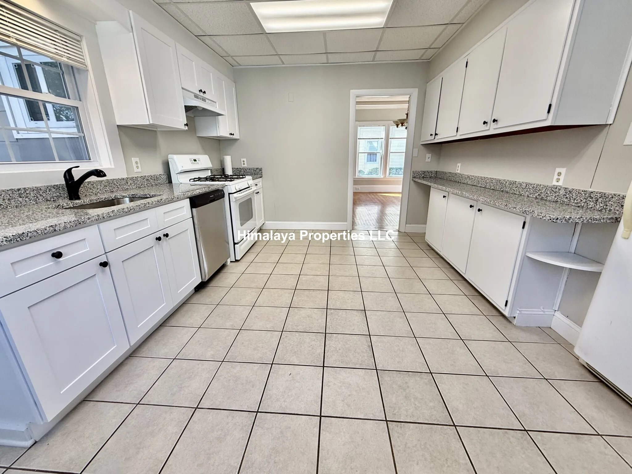 3 bed, 1 bath apartment for rent at 31 Park St Unit 1, Medford — photo 4 of 15