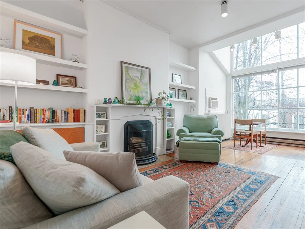 1 bed, 1 bath apartment for rent at 31 Pinckney Unit 4B, Beacon Hill — photo 1 of 14