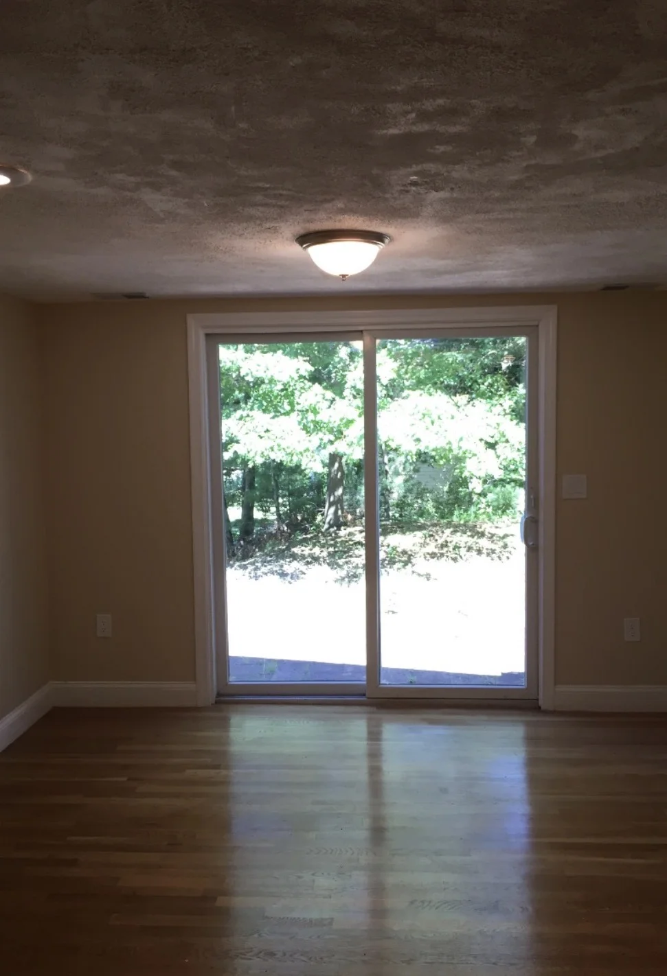2 bed, 1 bath apartment for rent at 31 Pine St Unit 31, Dedham — photo 3 of 9
