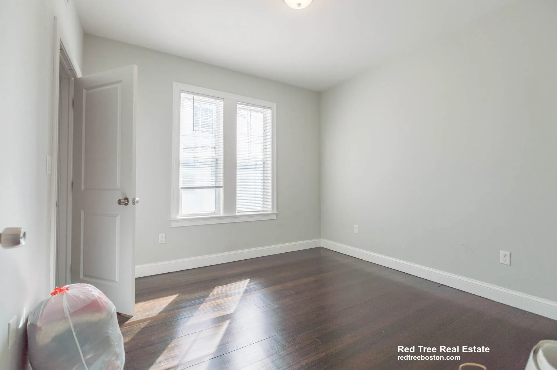 4 bed, 2 bath apartment for rent at 31 Pleasant St Unit 2, Dorchester — photo 11 of 20