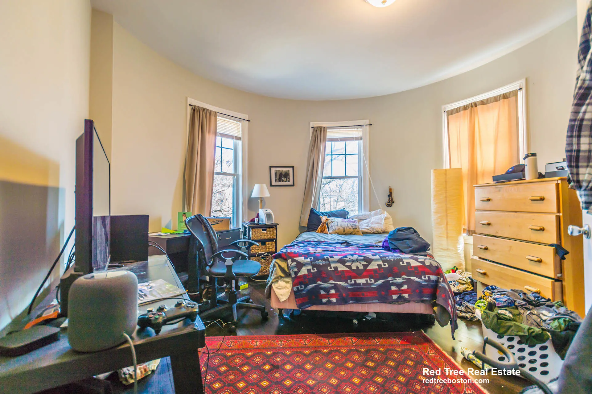 4 bed, 2 bath apartment for rent at 31 Pleasant St Unit 2, Dorchester — photo 4 of 20
