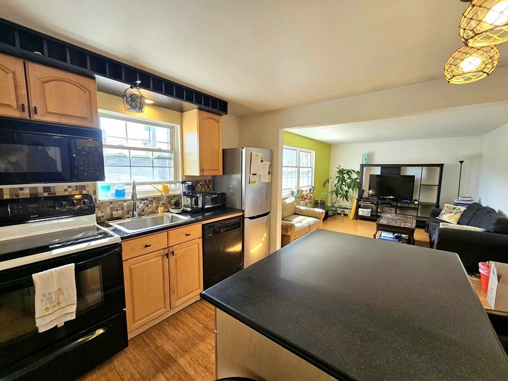 1 bed, 1 bath apartment for rent at 31 Pond St Unit 19, Waltham — photo 5 of 25
