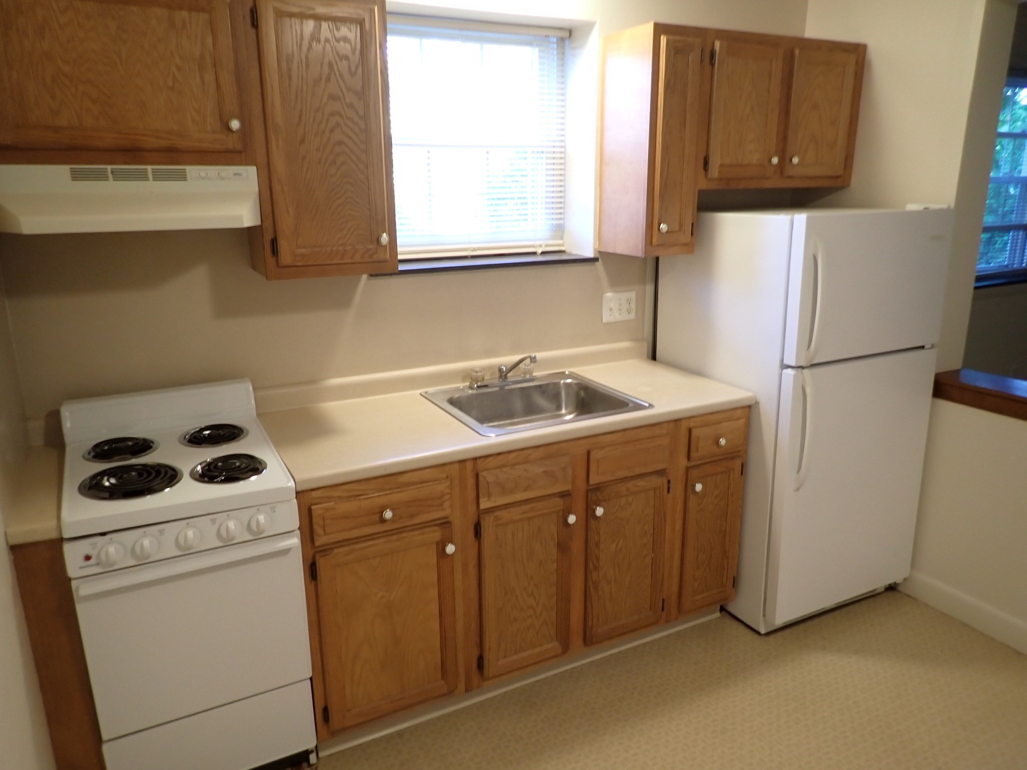 1 bed, 1 bath apartment for rent at 31 Pond St Unit 5, Banks Square — photo 4 of 10