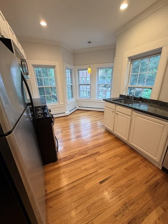1 bed, 1 bath apartment for rent at 31 Prospect St Unit 3, Marblehead — photo 11 of 23