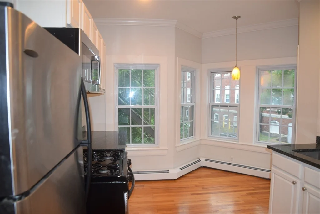 1 bed, 1 bath apartment for rent at 31 Prospect St Unit 3, Marblehead — photo 13 of 23